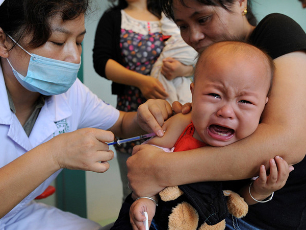 Trung Quốc mở rộng điều tra vụ vaccine rởm, tuyên bố xử phạt nặng