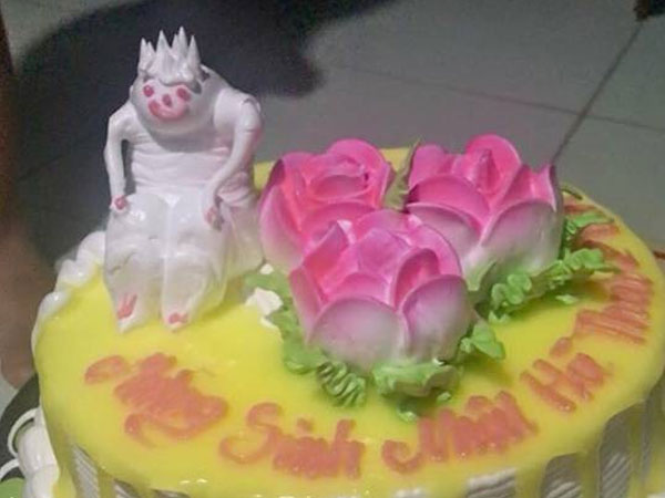Cô gái đặt bánh sinh nhật hình con khỉ, nhìn sản phẩm dân mạng cười rũ rượi: Thợ bánh nghe nhầm thành con quỷ ư?