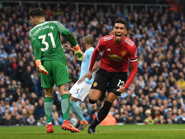 Smalling chuẩn bị rời MU để gia nhập tân binh Premier League