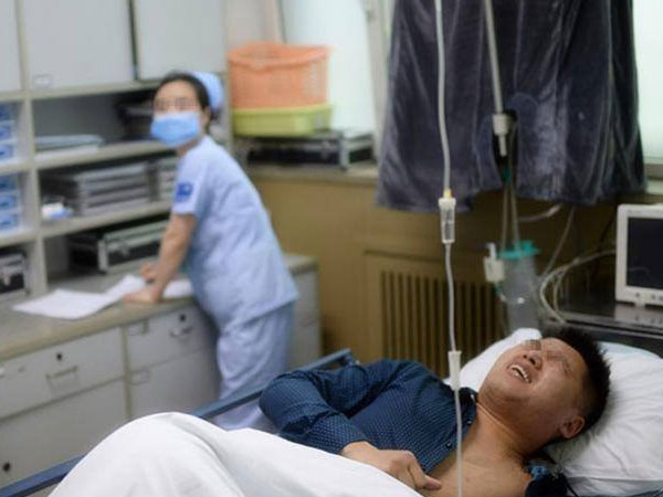 Thanh niên bị suy thận cấp sau quan hệ, vì bạn gái cho uống thuốc kích dục quá liều