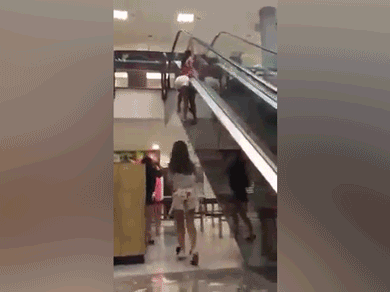 Clip Nữ sinh nghịch dại trong trung tâm thương mại và cái kết kém vui