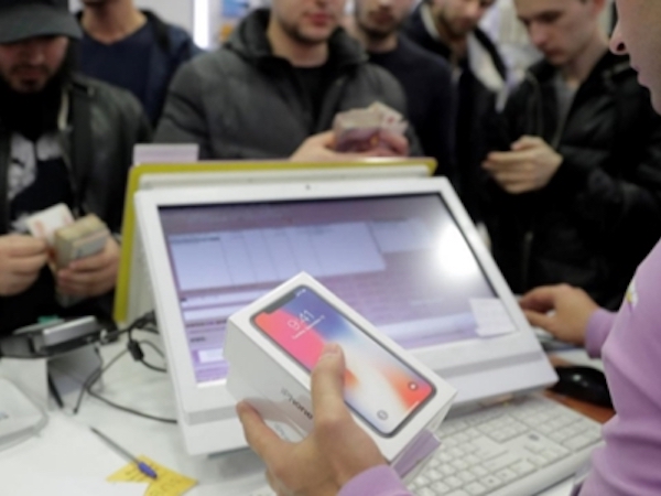 Giá trị Apple chính thức cán mốc 1.000 tỷ USD