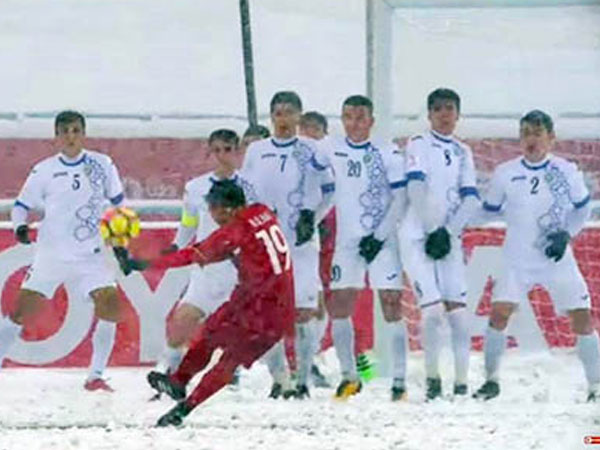 HLV Uzbekistan chưa quên siêu phẩm của Quang Hải ở chung kết U23 châu Á