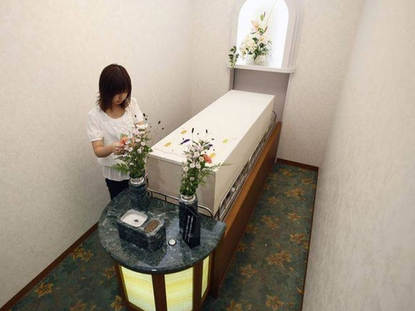 Kì lạ: Dịch vụ khách sạn chỉ dành cho... người chết, giá 3,6 triệu/đêm