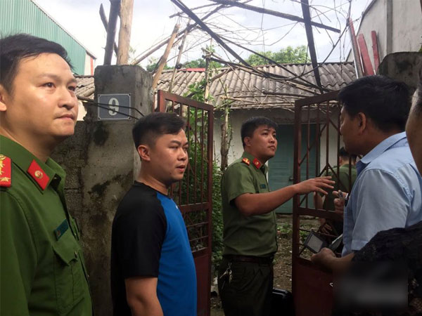Video Gian lận thi cử ở Hòa Bình: Khám nhà Phó hiệu trưởng