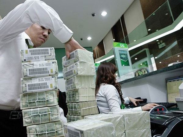 Chao đảo vì tác động của tỷ giá