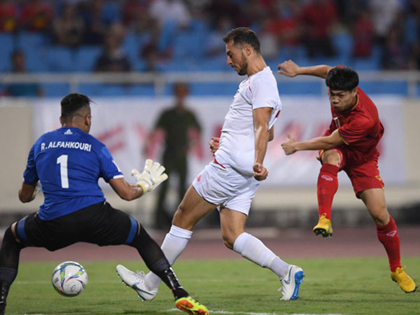 Con dao 2 lưỡi ẩn sau chiến thắng mê hoặc của U23 Việt Nam