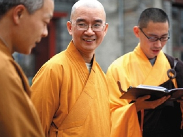 Hai thân tín tố cáo sư trụ trì Trung Quốc