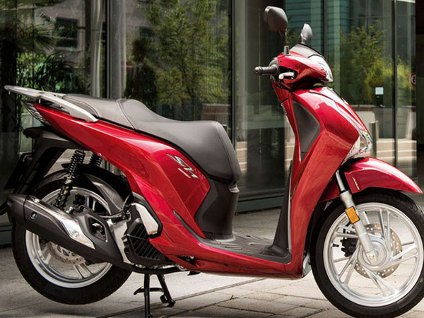 Cận tháng cô hồn, Honda SH giảm giá thấp kỷ lục