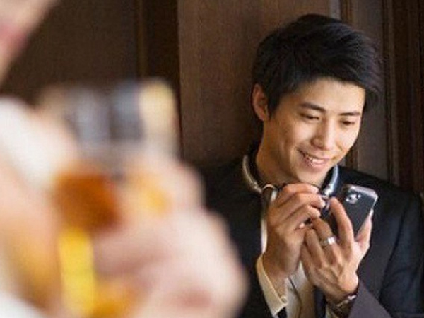 Học chuyên gia đọc rõ sự phản bội của đàn ông chỉ qua biểu hiện giản đơn này