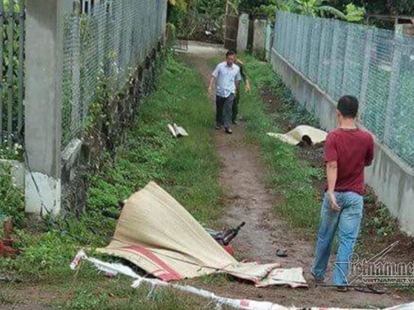 Tá hỏa phát hiện 2 thanh niên chết trên đường thôn lúc sáng sớm
