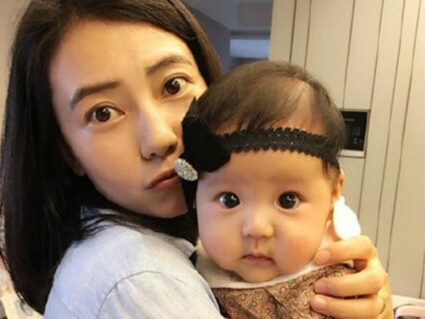 Vợ trẻ tấm tức vì chồng đi làm lương tháng 6,5 triệu bo bo giữ túi, mua cho con chiếc nôi 600 nghìn cũng tiếc