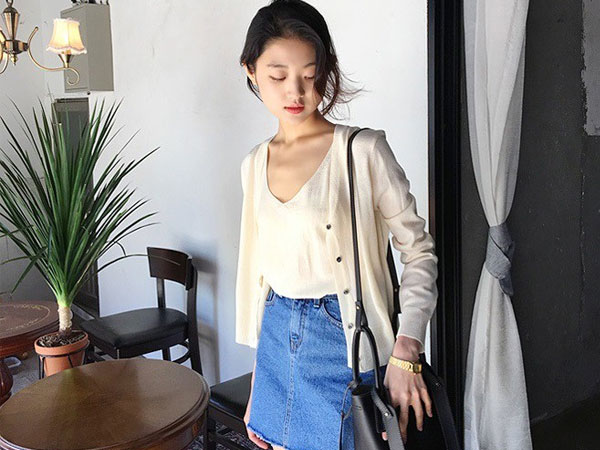 4 kiểu chân váy ngắn diện lên trẻ trung hết sức, lại còn giúp khoe triệt để đôi chân thon gọn nuột nà