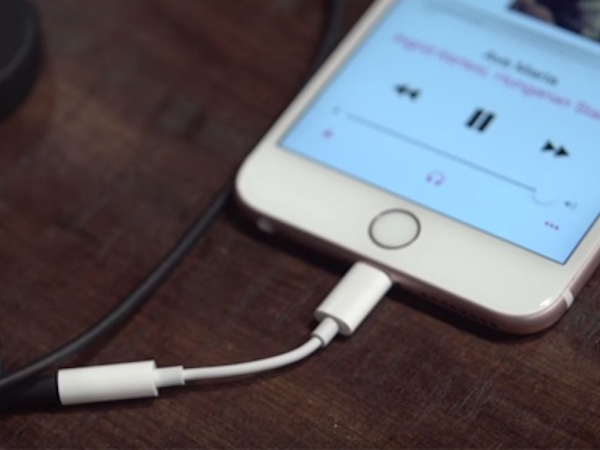 Apple quyết tâm khai tử giắc cắm tai nghe 3,5 mm