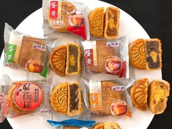 'Bánh trung thu Hong Kong' giá dưới 5.000 đồng/cái bán đầy chợ mạng