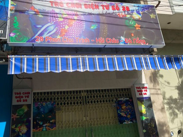 Hoảng hồn phát hiện nhân viên quán game chết trong tư thế treo cổ ở nhà vệ sinh
