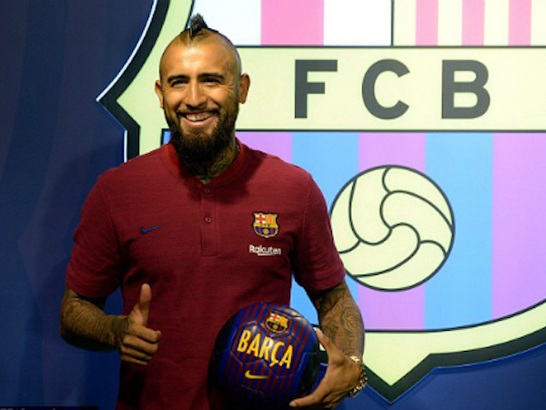 Vidal muốn 'vơ vét' mọi danh hiệu cùng Barca