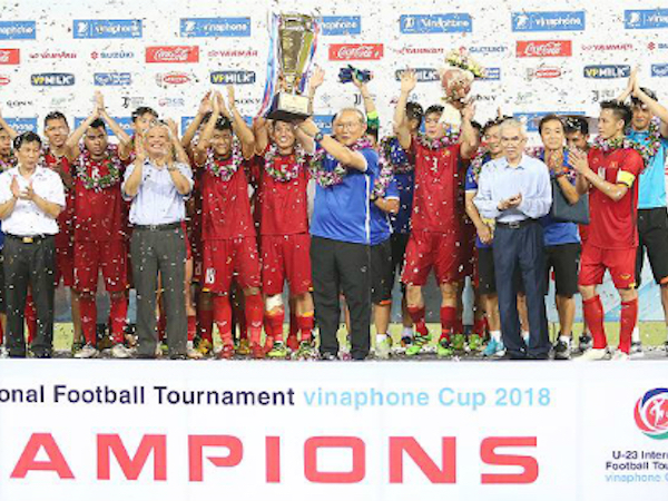 Việt Nam bất phân thắng bại với Uzbekistan tại Mỹ Đình
