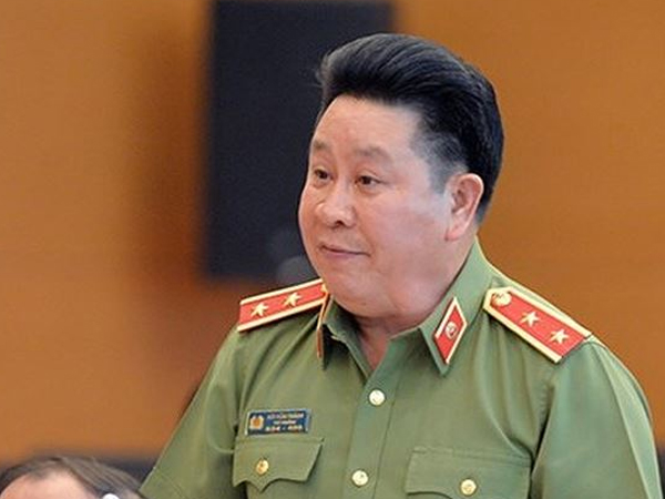 Cách chức thứ trưởng, đề nghị giáng cấp hàm Trung tướng Bùi Văn Thành