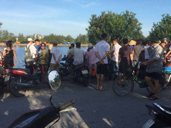 Dẫn nhau đi bơi, 2 ông cháu chết đuối thương tâm