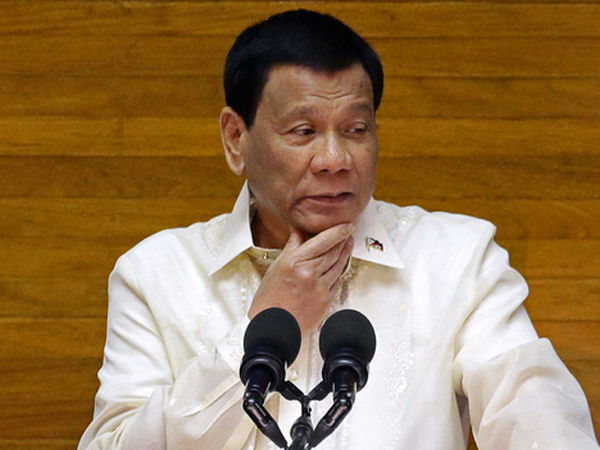 Ông Duterte dọa giết cảnh sát tha hóa trên truyền hình trực tiếp