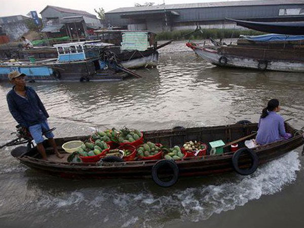 Trung Quốc đang âm thầm thôn tính Mekong bằng cả cây gậy và củ cà rốt
