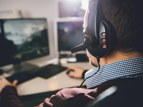 Hiệu phó đại học ở Nhật Bản tham ô hàng triệu yen để chơi game