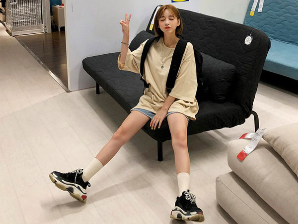 Đây là công thức mặc đồ basic mà 'chất', từ học sinh cho đến fashionista đều mê mẩn