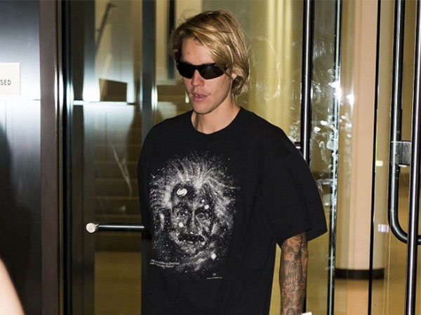 Không cần đoán mò nữa, Justin Bieber đã nói lý do 'bỗng dưng òa khóc'