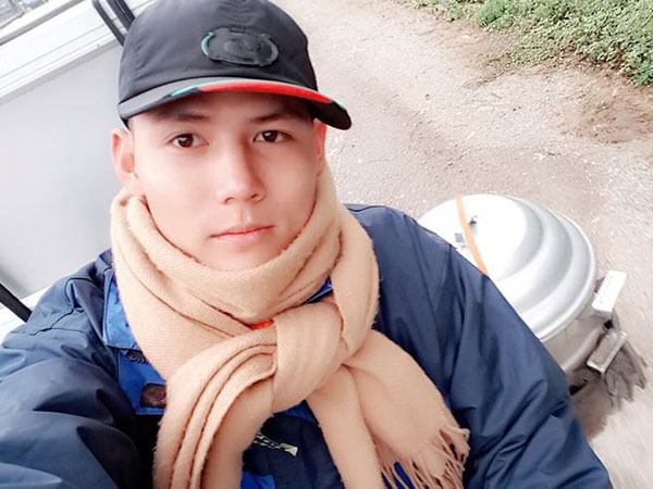 Chàng trai bán bánh bao dạo bỗng dưng gây 'sốt' với những chia sẻ đặc biệt