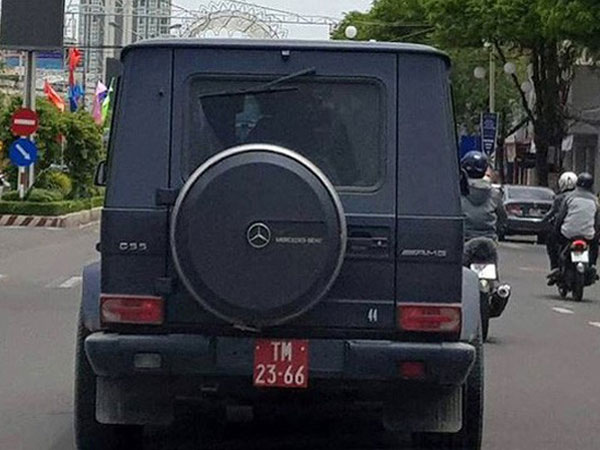 Chủ siêu xe Mercedes G55 AMG khai mua biển đỏ quân đội, gắn cho oai khi đi về Việt Nam