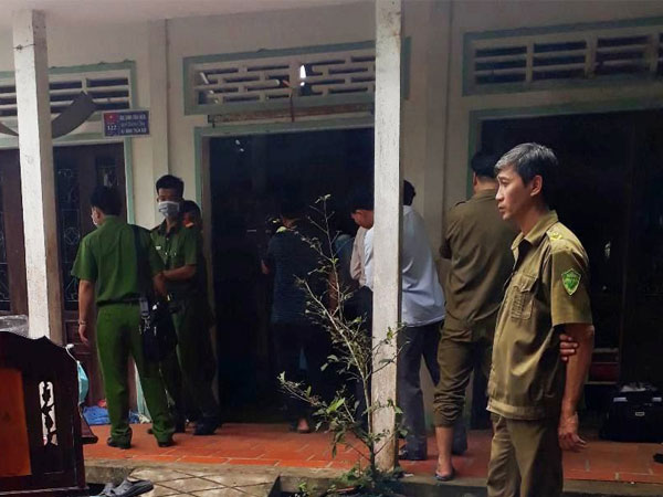 Vụ con trai giết bố mẹ già, đâm bị thương hai mẹ con em gái: Nghi phạm có tiền án hiếp dâm, đang được giám sát chặt