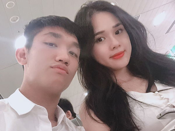 Cầu thủ Trọng Đại bất ngờ khoe ảnh tình tứ bên bạn gái mới
