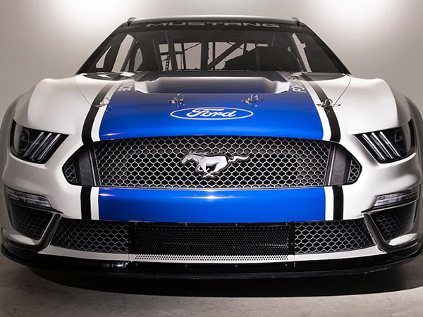 Chiêm ngưỡng mẫu xe đua Ford Mustang NASCAR