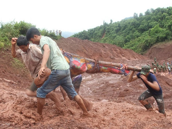 Lào Cai: Sạt lở đất làm 2 người chết