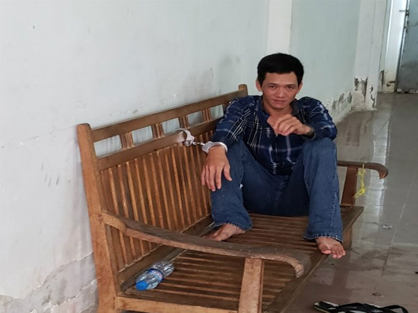 Ngáo đá, ôm bình gas xông vào VTV Cần Thơ