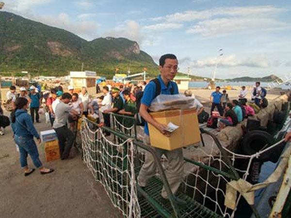 Côn Đảo 'phát sốt': Dân mua đất đổ về không có chỗ mà ngủ