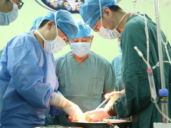Người đàn ông 32 tuổi tử vong do thói quen ăn uống mà rất nhiều người đang mắc phải