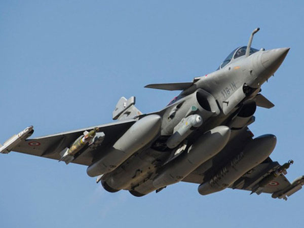 Vì sao TT Donald Trump đưa chiến đấu cơ Rafale của Pháp vào tầm ngắm?