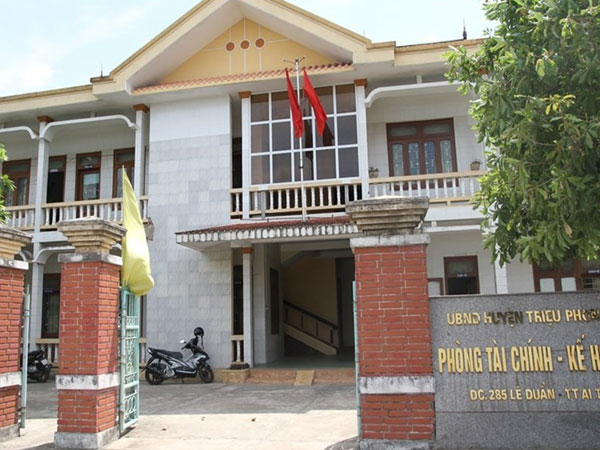 Buộc thôi việc nam chuyên viên 'trêu ghẹo, sàm sỡ' nữ đồng nghiệp