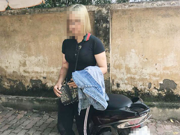 Chưa tròn 16 tuổi, 'hot girl tóc vàng' tông 2 CSCĐ bị xử lý thế nào?