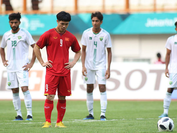 Công Phượng sút hỏng 2 quả penalty, lập 2 chiến công trong trận đấu khó tin