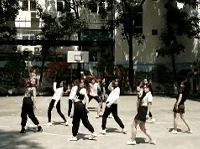 Cover hit Black Pink với đội hình 9 người, teen THPT Việt Đức khiến người xem nổi da gà vì không thua gì special stage bên Hàn