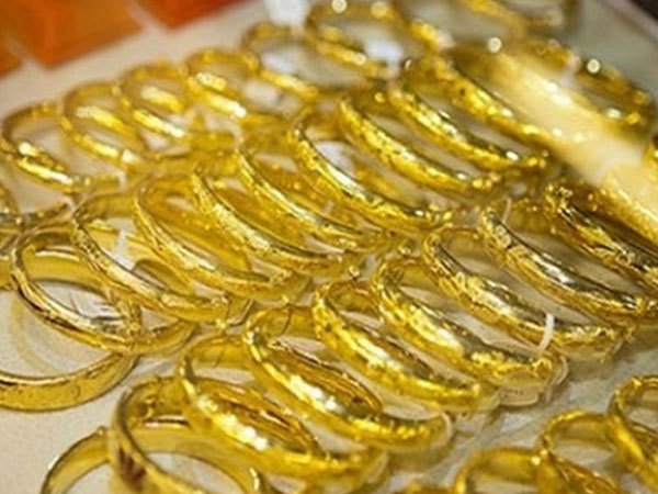Giá vàng hôm nay 14/8: USD tăng dựng ngược, vàng tụt xuống đáy