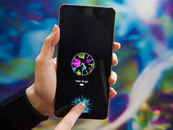 Màn hình nhúng cảm biến vân tay sớm thành tiêu chuẩn trên smartphone tầm trung