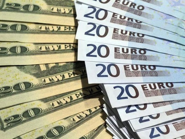 Tỷ giá ngoại tệ ngày 14/8: USD thẳng lên đỉnh, Euro tụt sâu