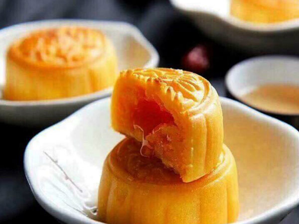 Bánh trung thu nhập khẩu ồ ạt về Việt Nam