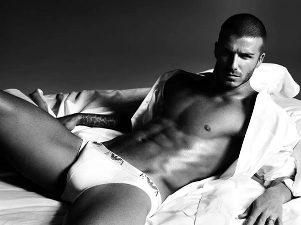 Becks thừa nhận 'nhồi tất dưới quần lót' để chụp ảnh