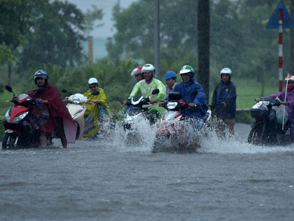 Dự báo thời tiết 15/8: Bão tiến gần Hải Phòng-Thanh Hóa, miền Bắc mưa rất to