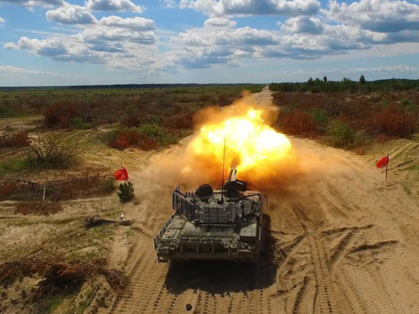 Tăng T-72AMT Ukraine trước cơ hội vượt mặt T-72B3 Nga trên thị trường vũ khí